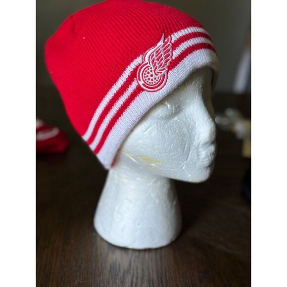 Detroit Red Wings Knit Beanie Hat Red & White Stripes Logo Embroidery Adult Size - Picture 1 of 4
